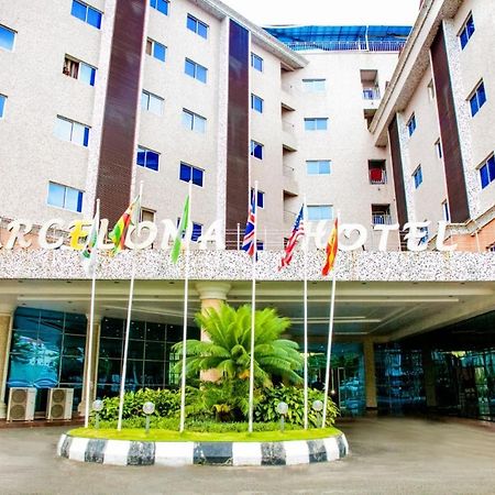 โรงแรมบาร์เซโลนา Mobushipe ภายนอก รูปภาพ